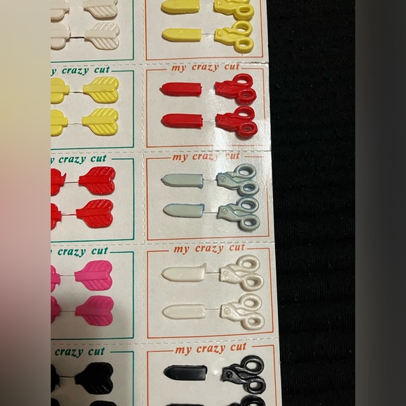 Awesome! New -old stock. Earrings on display card - Picture 3 of 4